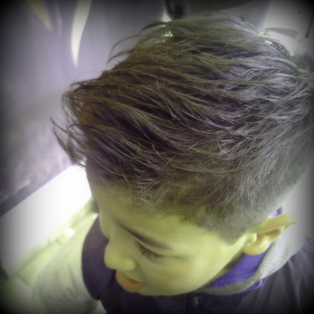 coiffure garçon éffilé